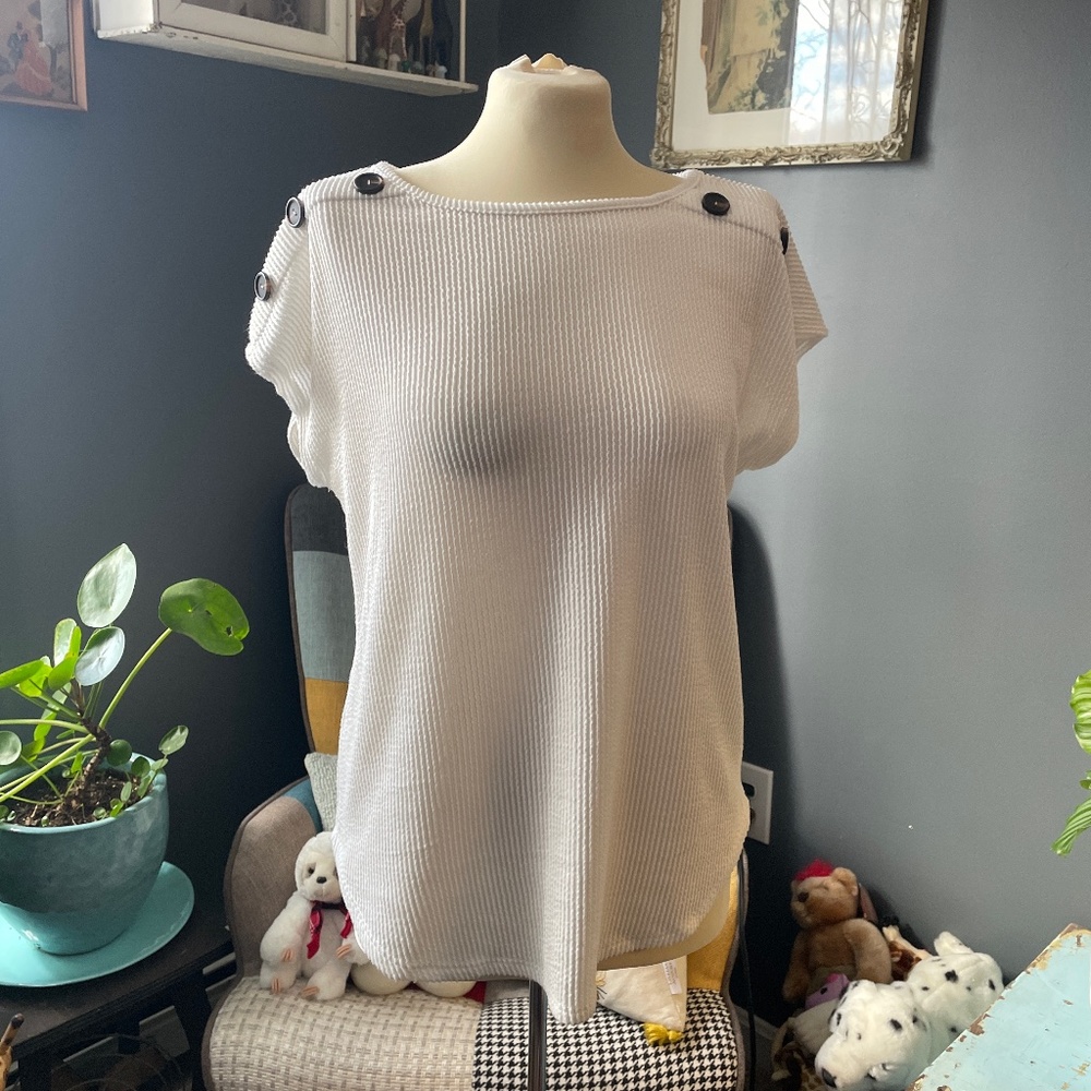 Cute ribbed top!